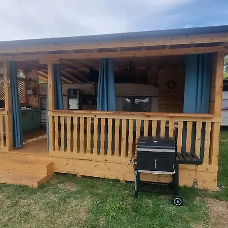 каравана тиана Campingplatz
