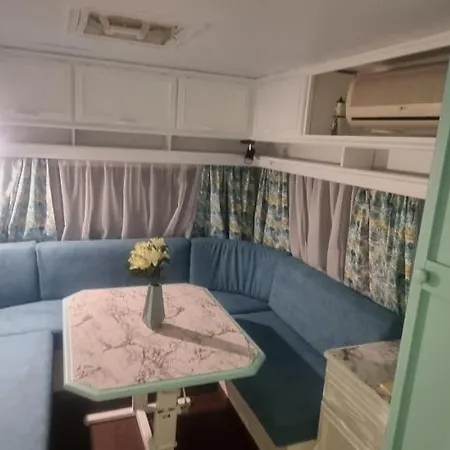Kamp alanı каравана тиана