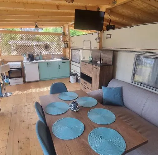 Κάμπινγκ каравана тиана *